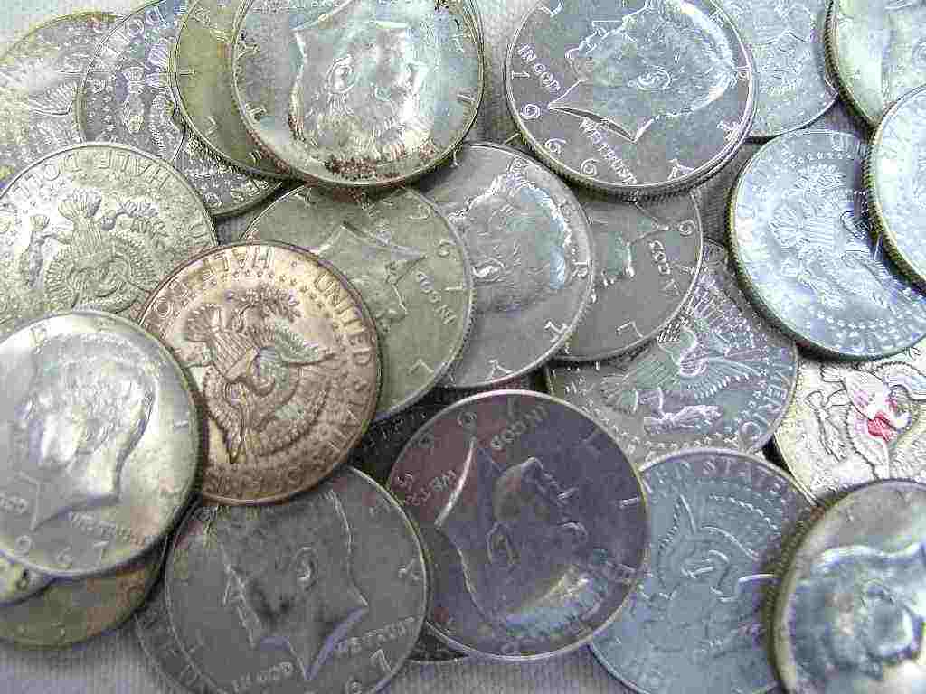Монеты из серебра: инвестиции в копии