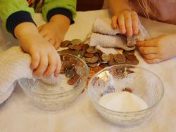 Очищение серебряных монет в домашних критериях