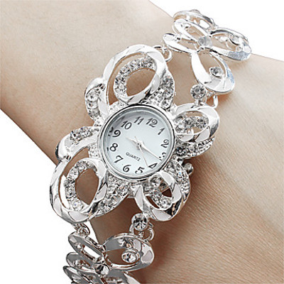 Прекрасный подарок - серебряные часы дамские