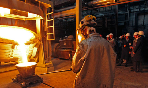 Завод цветных металлов в городке Красноярске