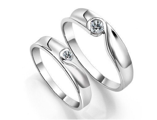 Какими качествами владеют серебряные кольца дамские?