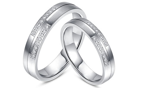 Обручальные кольца как знак нескончаемой любви и преданности