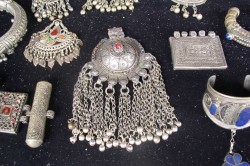 Серебряные декорации: характеристики и виды