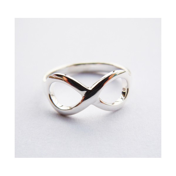 Серебряное кольцо Бесконечность - модно, элегантно и символично