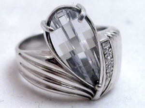 Серебряное кольцо бр-2111512