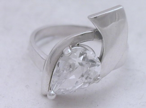 Серебряное кольцо бр-2111535