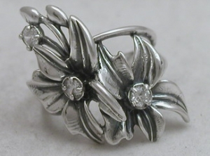 Серебряное кольцо бр-2111554
