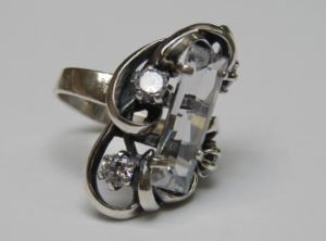 Серебряное кольцо бр-2111672