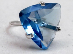 Серебряное кольцо бр-2150066