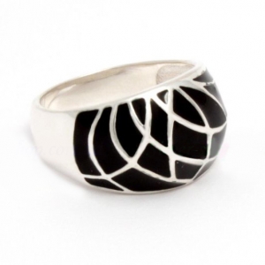 Серебряное кольцо с эмалью бр-00456
